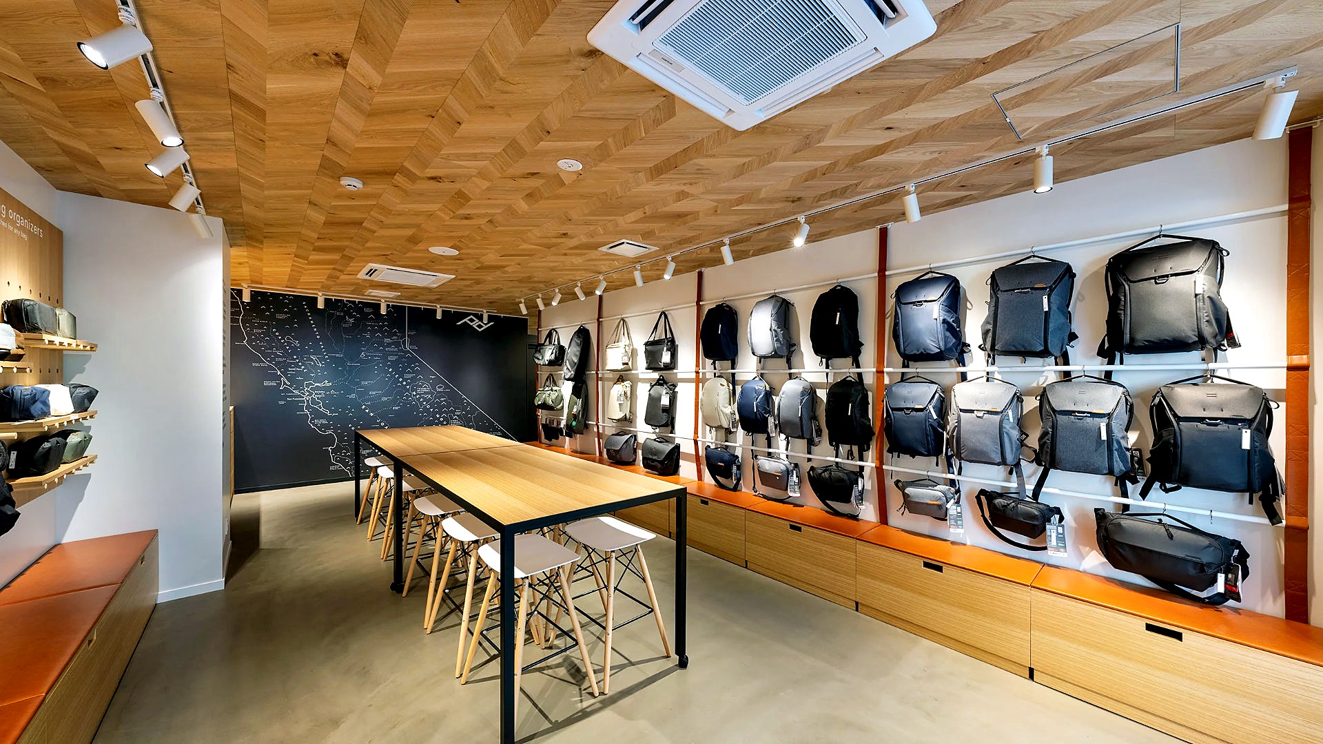 Peak Design Flagship Store Tokyo Peak Design Flagship Store Tokyo